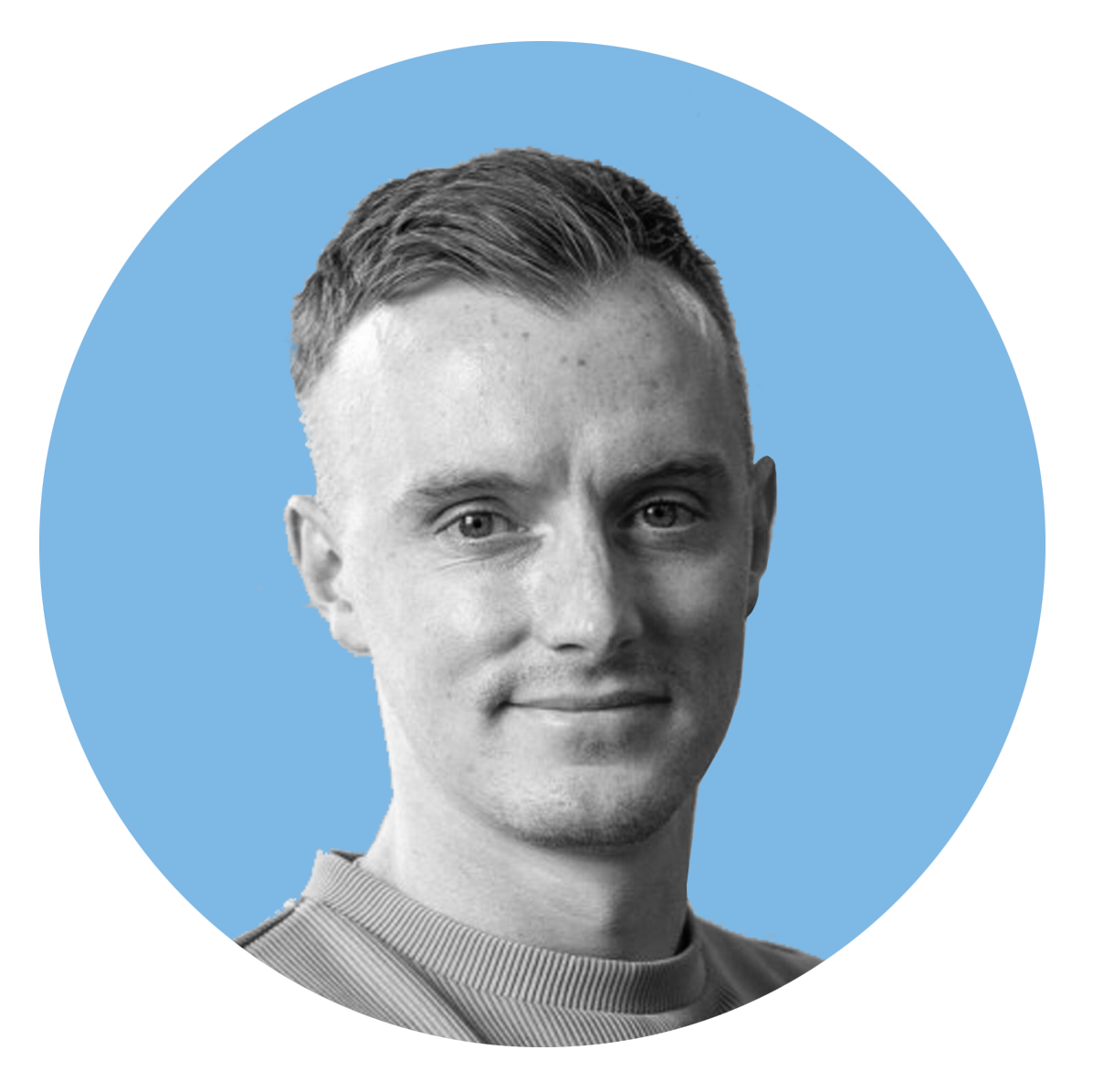 A person with short hair wearing a blue shirt
AI-generated content may be incorrect.